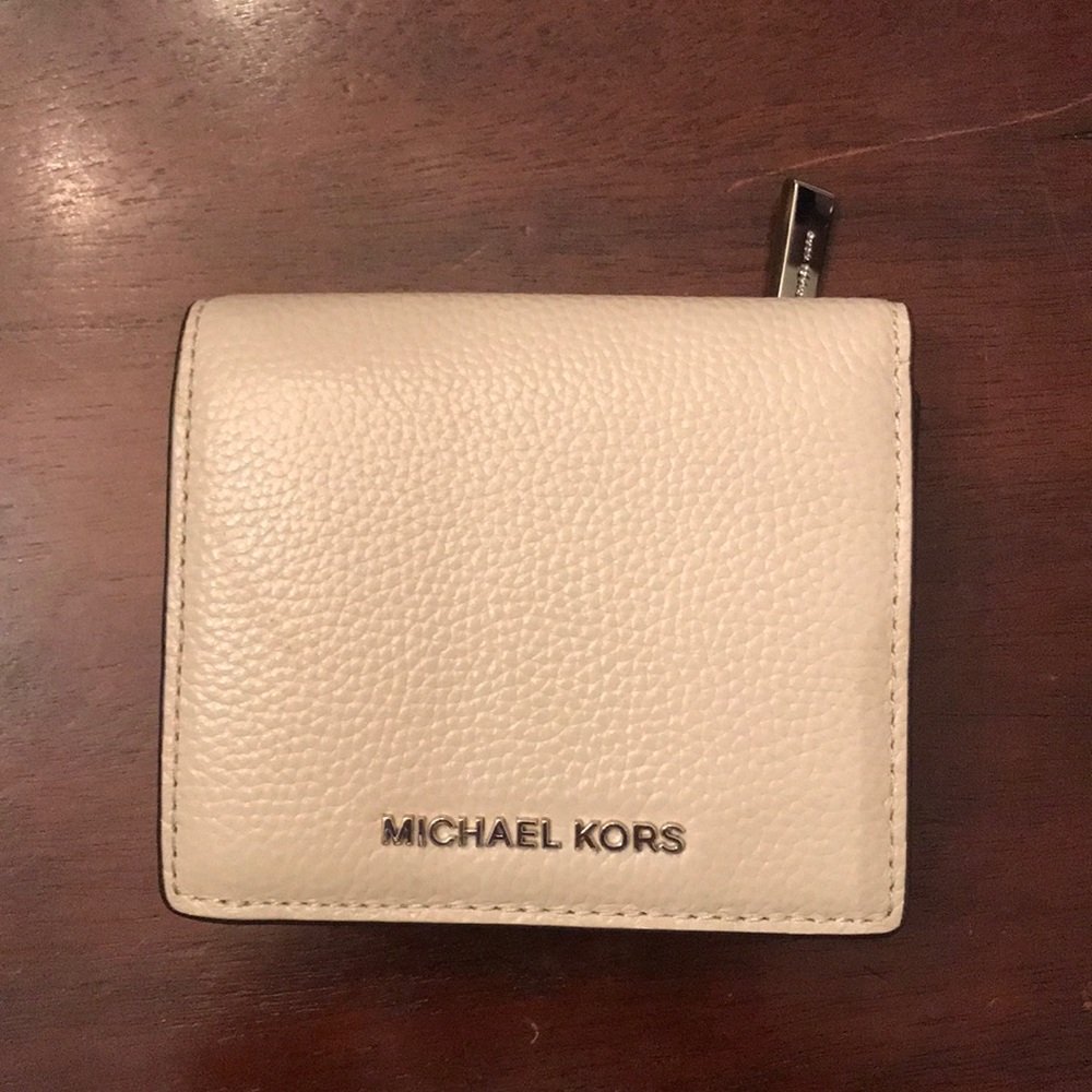 Michael Kors beige wallet